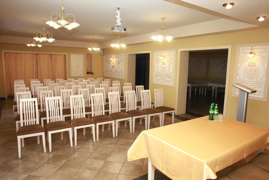 Fontush Boutique Hotel Ivano-Frankivsk Exteriör bild