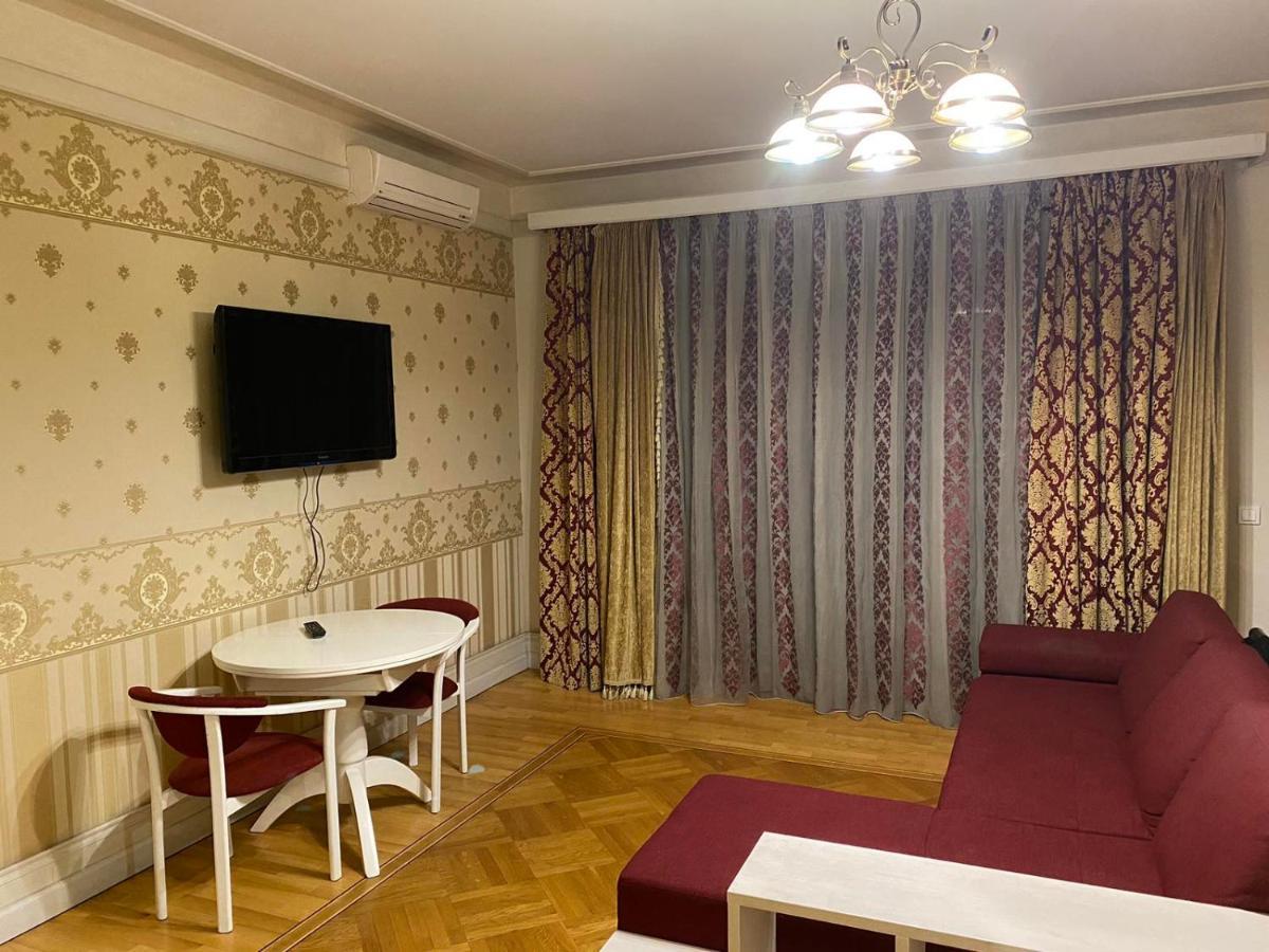 Fontush Boutique Hotel Ivano-Frankivsk Exteriör bild